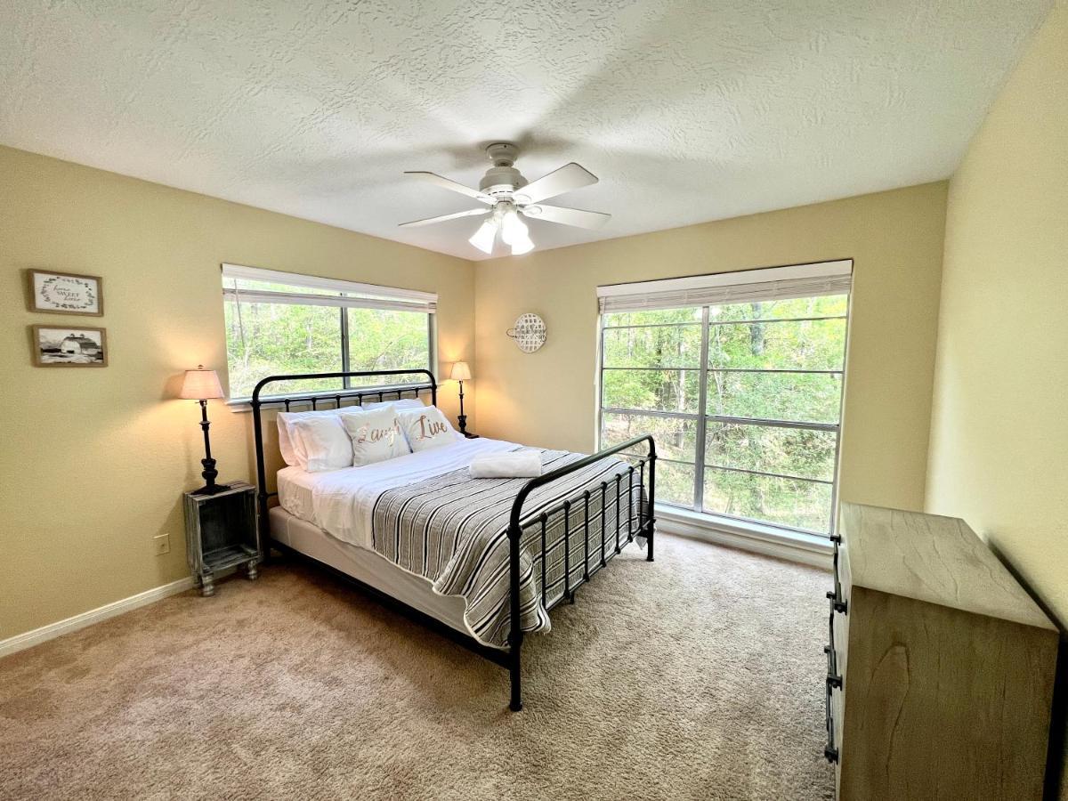 2 Bdrm Treehouse Hideout- Lake Conroe With Boat Ramp Монтгомери Экстерьер фото