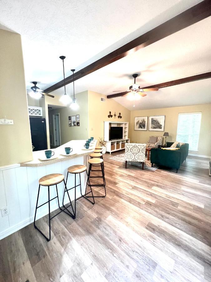 2 Bdrm Treehouse Hideout- Lake Conroe With Boat Ramp Монтгомери Экстерьер фото