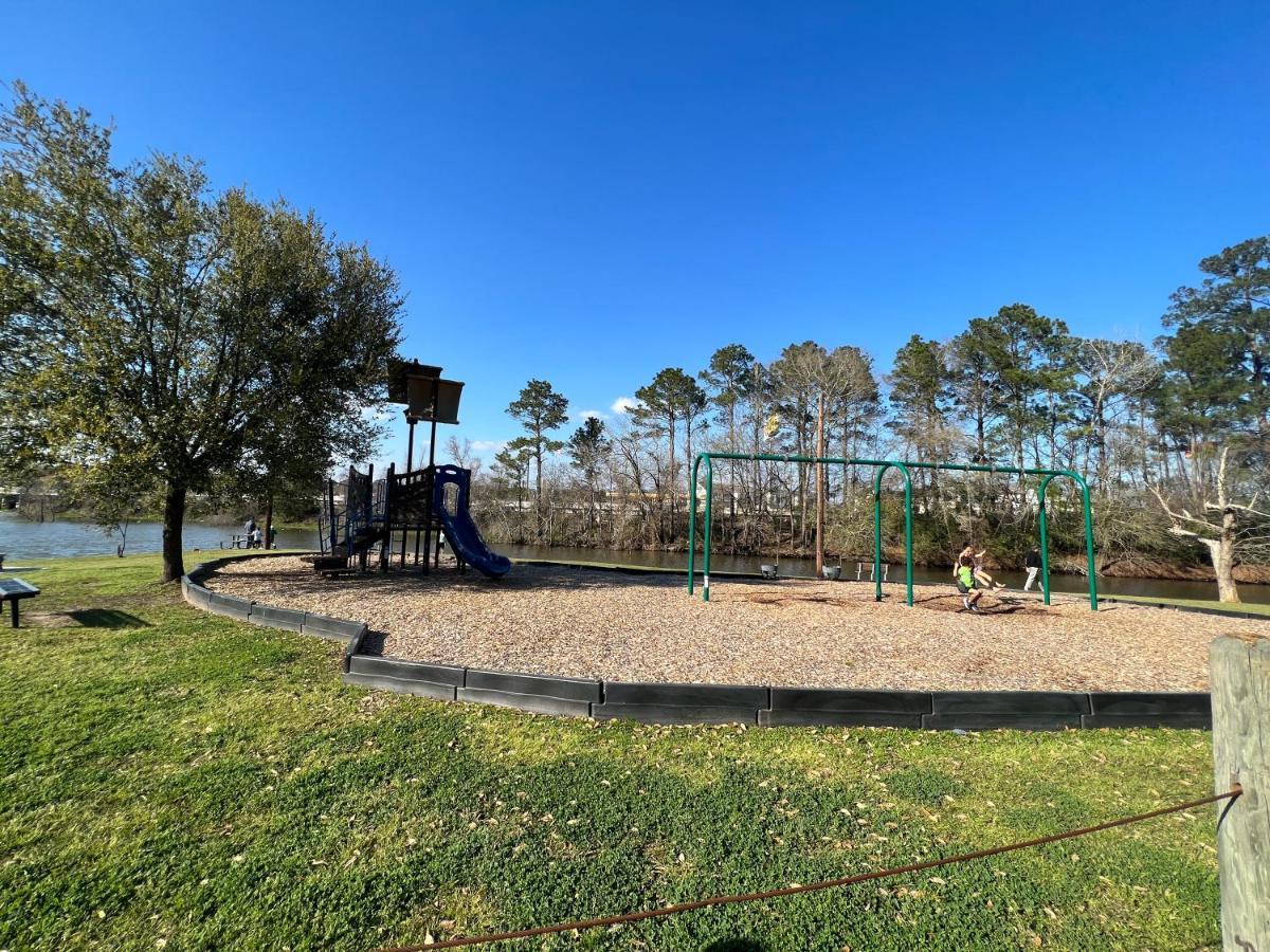 2 Bdrm Treehouse Hideout- Lake Conroe With Boat Ramp Монтгомери Экстерьер фото